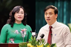Hai tân Phó Chủ tịch UBND TP.HCM. Ảnh: HOÀNG GIANG