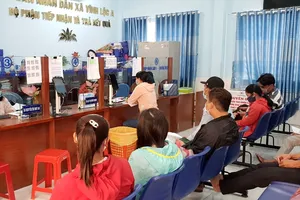 TP.HCM: Ngày đầu năm hồ sơ tăng 3 lần ở xã đông dân