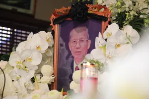 Dòng người tiễn biệt ông Hai Nghĩa tại nhà riêng ở Bến Tre