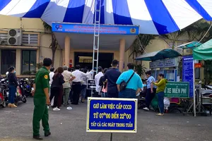 Công an TP.HCM cấp CCCD từ 7 giờ đến 22 giờ mỗi ngày. Ảnh: HOÀNG KIM