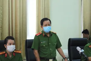 Thiếu tướng Trần Đức Tài, Phó Giám đốc Công an TP.HCM chủ trì họp báo. Ảnh: NGUYỄN TÂN