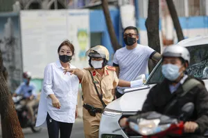Từ 1-6, CSGT TP.HCM xử phạt người không đeo khẩu trang