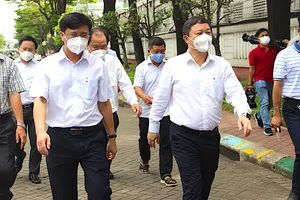 Siết phòng dịch bên trong, quản chặt chợ tự phát gần công ty PouYuen