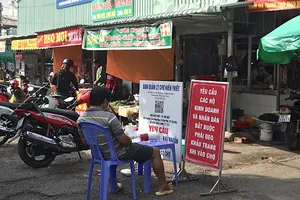 Khai y tế điện tử khi đi chợ, ra bến xe… ra sao?