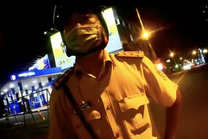 Đi siêu thị, giao hàng nội thành: Không cần giấy xét nghiệm COVID