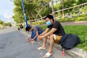 Hai anh em phụ hồ muốn về quê nhưng lên nhầm ‘chuyến xe vi phạm’