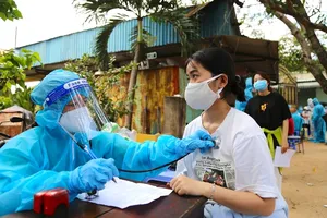 TP.HCM huy động thêm lực lượng chống dịch ngay trong khu phong toả