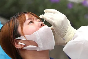 Cử tri TP.HCM băn khoăn việc tự test nhanh tại nhà phát hiện F0