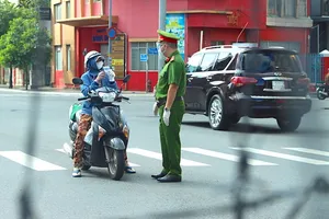 Đề xuất: Cán bộ công chức sẽ mặc đồng phục có logo khi ra đường