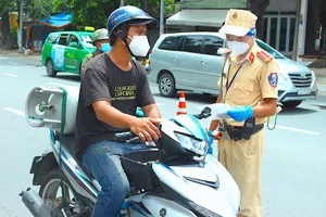 Công an TP.HCM hướng dẫn mới về việc đi đường và khai báo di biến động