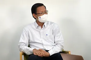 Chủ tịch TP.HCM: Mở giãn cách phải trên nguyên tắc an toàn tới đâu mở tới đó