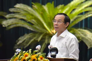 Bí thư Thành uỷ TP.HCM Nguyễn Văn Nên phát biểu tại hội nghị. Ảnh: KHÁNH TRÀ