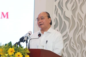 Chủ tịch nước Nguyễn Xuân Phúc phát biểu tại buổi gặp mặt. Ảnh: THU THẢO