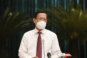 Chủ tịch UBND TP.HCM Phan Văn Mãi vừa ký quyết định ban hành chương trình thực hành tiết kiệm, chống lãng phí năm 2022. Ảnh: HOÀNG GIANG