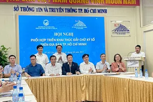 Sở TT&TT TP.HCM phối hợp cùng các đơn vị ký kết phối hợp triển khai chữ ký số. Ảnh: L.THOA