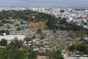 Nghĩa trang Bình Hưng Hoà, quận Bình Tân. Ảnh: BẢO PHƯƠNG