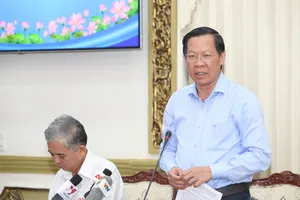 Chủ tịch TP.HCM: Phải tập trung hành động để Nghị quyết 98 đạt kết quả tốt 