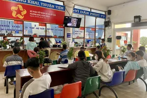 TP.HCM nghiên cứu đề xuất thí điểm 'cán bộ hợp đồng' cho phường, xã đông dân