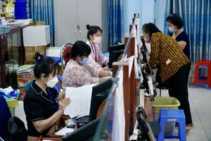 TP.HCM muốn quyết định tiền lương, phụ cấp 'ngoài định mức' mà không cần lấy ý kiến bộ, ngành