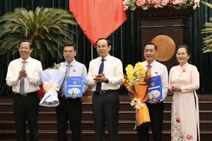 Phê chuẩn kết quả bầu 2 phó chủ tịch UBND và HĐND TP.HCM