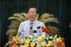 Chủ tịch TP.HCM ký quyết định giao quyền xử phạt cho 5 phó chủ tịch