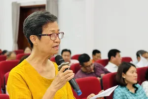 TP.HCM: Cử tri quận 1 đặt vấn đề chất lượng cao tốc có đạt chuẩn?