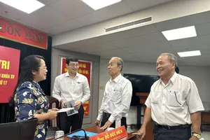 Cử tri quận 3: Lương mới chưa tới tay, giá đã 'nhảy múa'