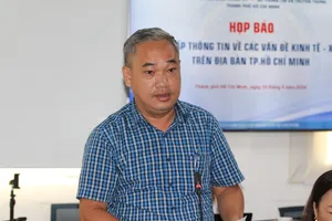 Công ty cây xanh TP.HCM đang đầu tư máy kiểm tra 'khuyết tật' cây xanh