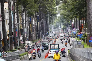 TP.HCM: Xác minh, xử lý việc tự ý gắn bảng tên đường không đúng quy định