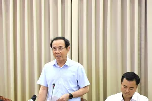 Bí thư Nguyễn Văn Nên: 'Các đồng chí có khó khăn gì thì báo cáo'
