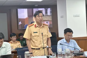 Lãnh đạo Phòng CSGT nói người dân TP.HCM đã nghiêm túc chờ đèn đỏ...
