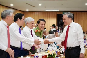 Chùm ảnh: Tổng Bí thư Tô Lâm gặp mặt cán bộ lão thành cách mạng tại TP.HCM