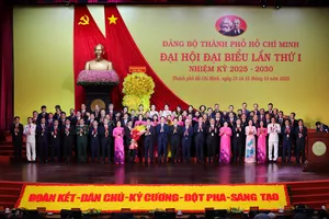 Ra mắt Đoàn đại biểu TP.HCM dự Đại hội đại biểu toàn quốc lần thứ XIV của Đảng