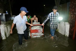 TP.HCM vận hành 388 van ngăn triều, 17 trạm bơm di động để ứng phó triều cường