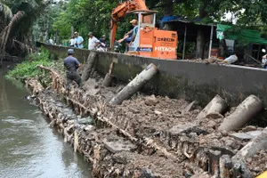 TP.HCM: Gia cố bờ bao, trực 24/24 ứng phó triều cường tại bán đảo Thanh Đa
