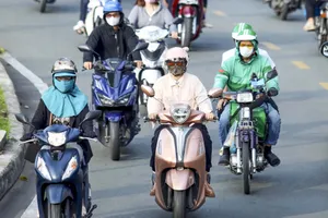 Sở Xây dựng TP.HCM có ý kiến về đề xuất chuyển đổi động cơ xe xăng sang điện 