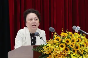 Bà Phạm Khánh Phong Lan trả lời chất vấn về việc người nổi tiếng quảng cáo sai sự thật 