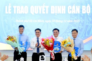 Ông Nguyễn Tuấn Anh làm Giám đốc Trung tâm Phục vụ hành chính công TP.HCM