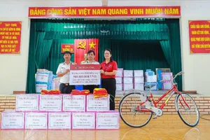 Agribank ủng hộ 1,5 tỷ đồng chương trình 'Xanh hóa Trường Sa'