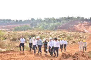 Bộ trưởng TN&MT Đặng Quốc Khánh kiểm tra dự án bauxite Nhân Cơ