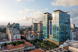 Vì sao các thương hiệu lớn chi bộn để sở hữu mặt bằng tại 'tuyến phố kim cương'?