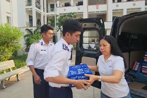 TH true MILK tiếp sức chiến sĩ diễu binh ngay trên thao trường, sẵn sàng cho Đại lễ 30-4