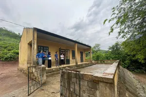 Hành trình 'cõng' nước sạch lên bản của hàng nghìn chiến sĩ Mùa hè Xanh