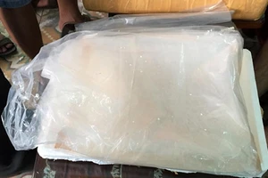 Tài xế taxi giấu ma túy đá trong cốp xe