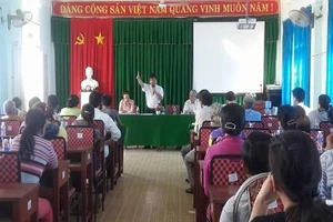 Phụ huynh xin rút con khỏi lớp học VNEN vì lo con học dốt