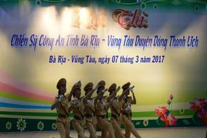 Nam, nữ công an thi năng khiếu, trình diễn thời trang