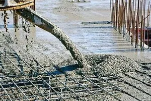  Bị thùng bê tông rơi trúng, công nhân 74 tuổi tử vong