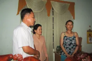 Phường xin lỗi vụ còng tay bé 13 tuổi, gia đình không đồng ý