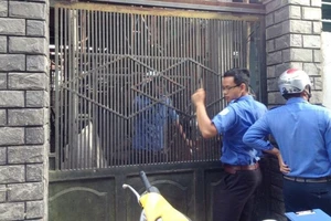 Tát, nhốt cán bộ phường xử lý nhà xây trái phép