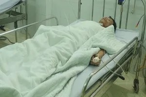 Người đàn ông bị thanh sắt 1,5 m đâm xuyên cổ